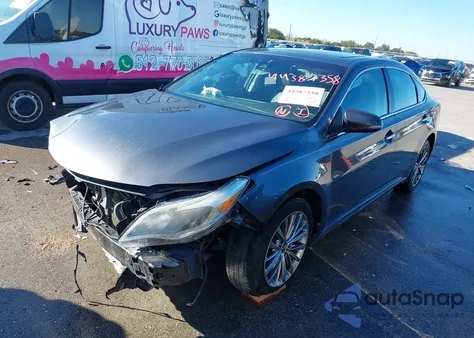 2016 Toyota Avalon Hybrid Limited z USA, uszkodzony, nr VIN 4T1BD1EB2GU055657
